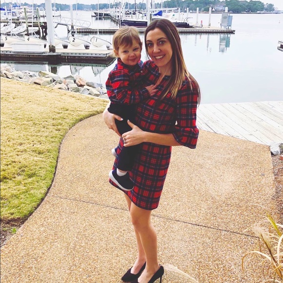 Matching mother son Vineyard Vines holiday set. - Picture 3 of 3